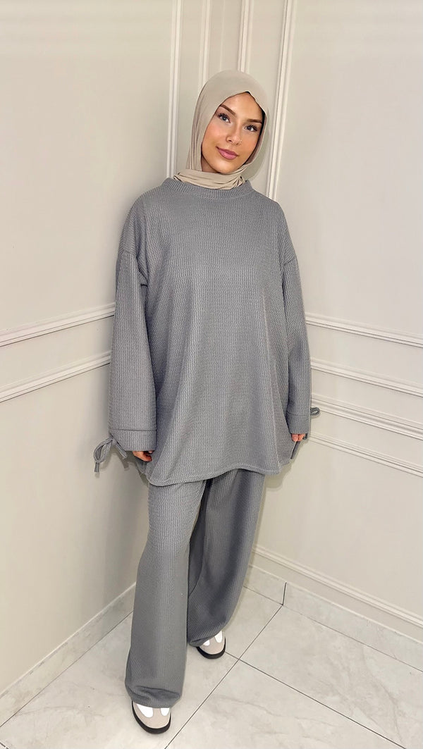 ENSEMBLE AVEC NOEUDS • GRIS