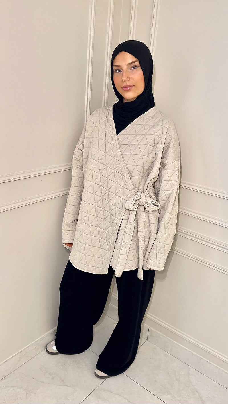 Veste matelassée beige à nouer